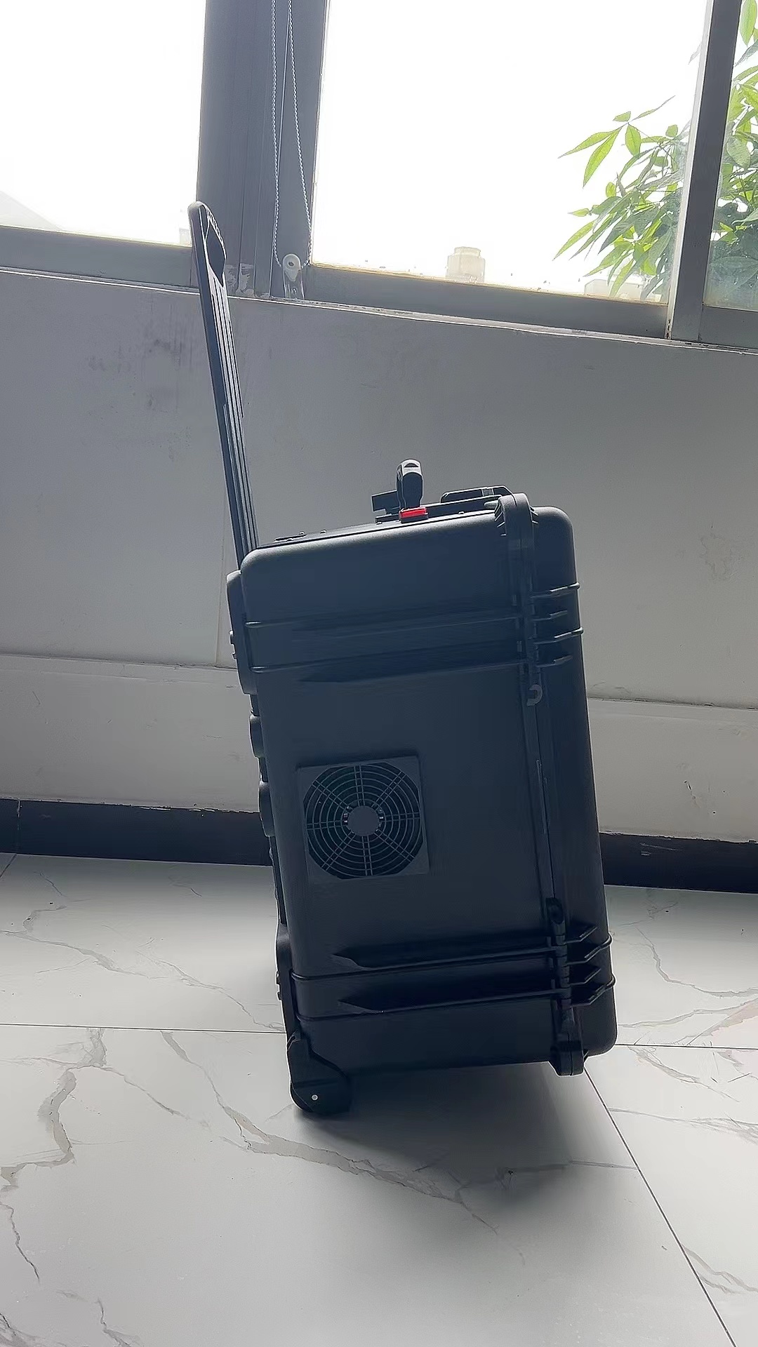 西塞山手拉箱型移动通信干扰器